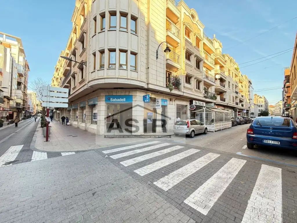 Gewerbefläche zur Miete in Calle Francesc Arbona, imagen 2