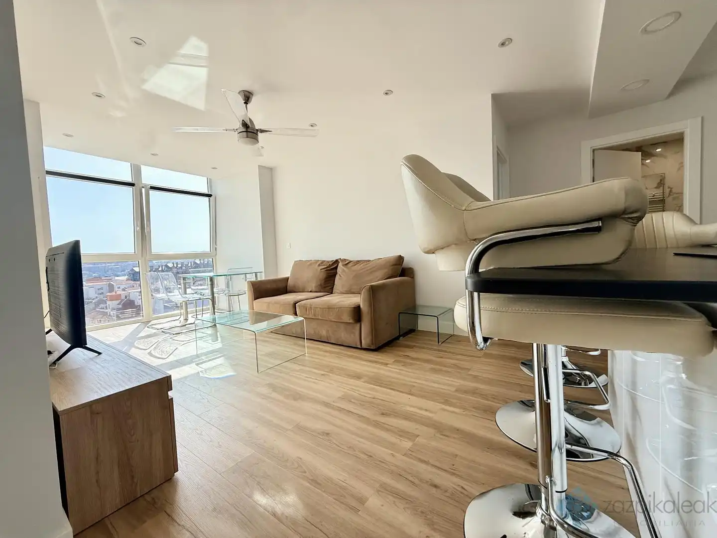 Living room of Flat for rent in Bilbao   with Heating and Furnished