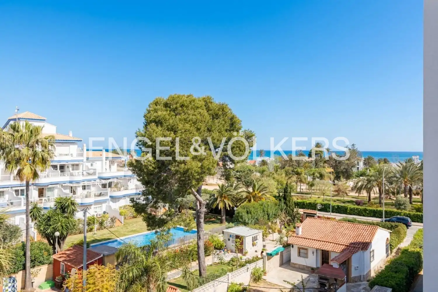 Vista exterior de Ático en venta en Dénia con Aire acondicionado, Calefacción y Jardín privado