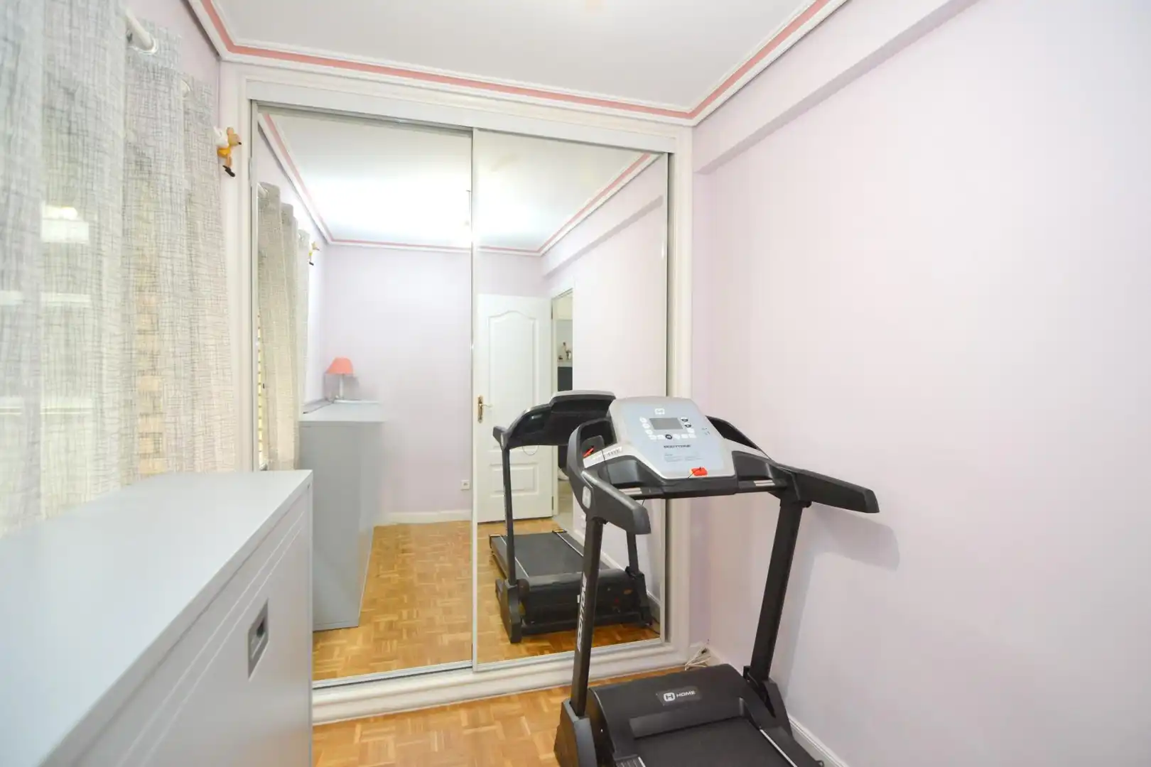 Habitación de Planta baja en venta en Móstoles con Calefacción, Parquet y Terraza