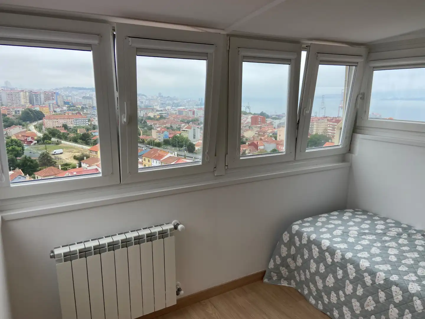 Bedroom of Flat for sale in Vigo   with Heating, Storage room and Furnished