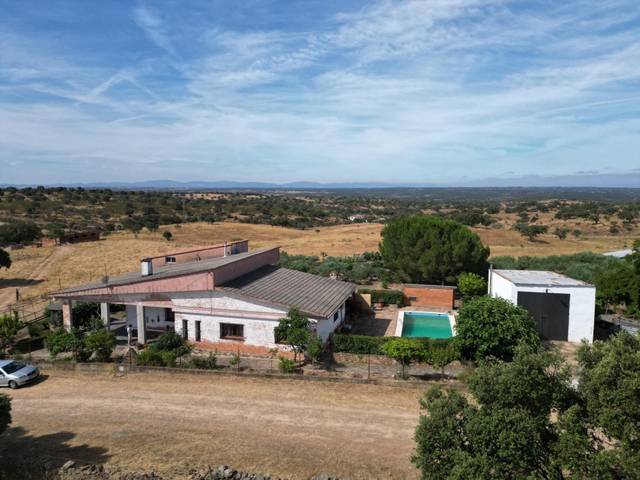 Finca rústica en Venta en Los Jardines en Santiago de Alcántara
