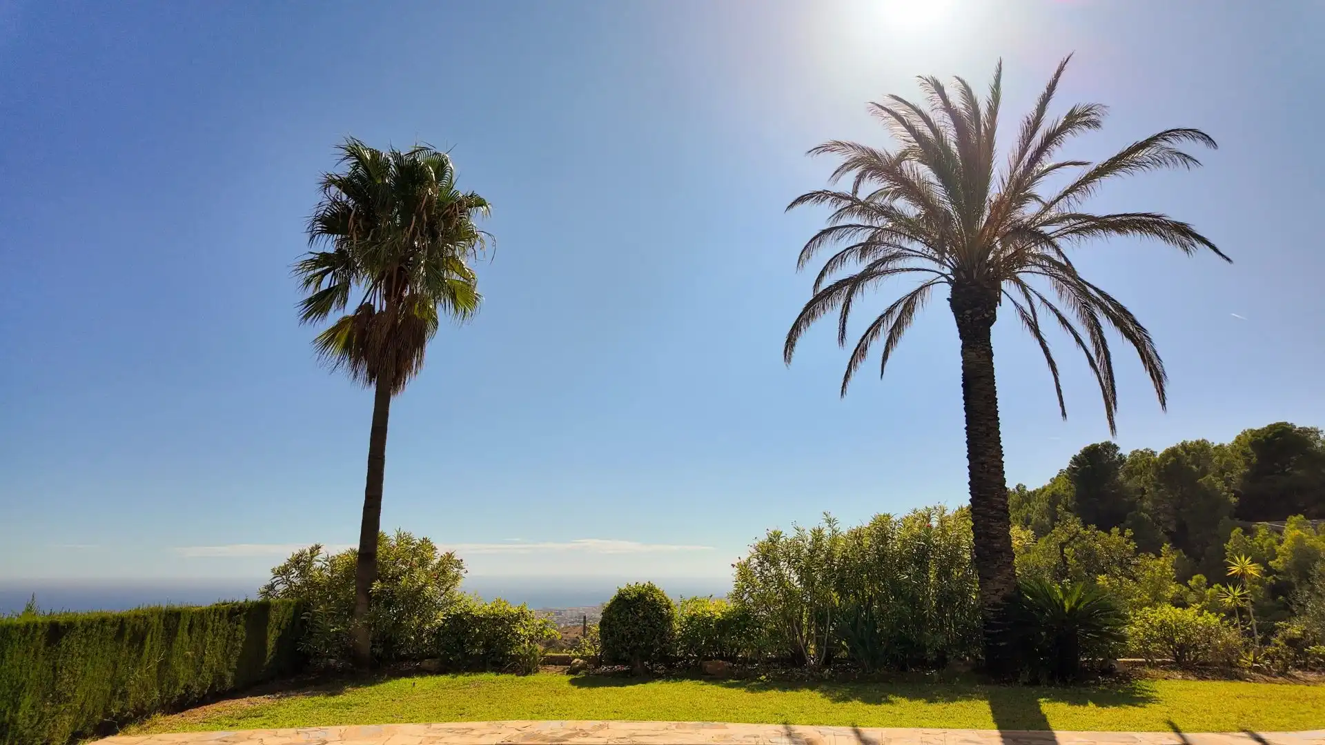 Vista exterior de Finca rústica en venda en Mijas amb Aire condicionat, Traster i Piscina