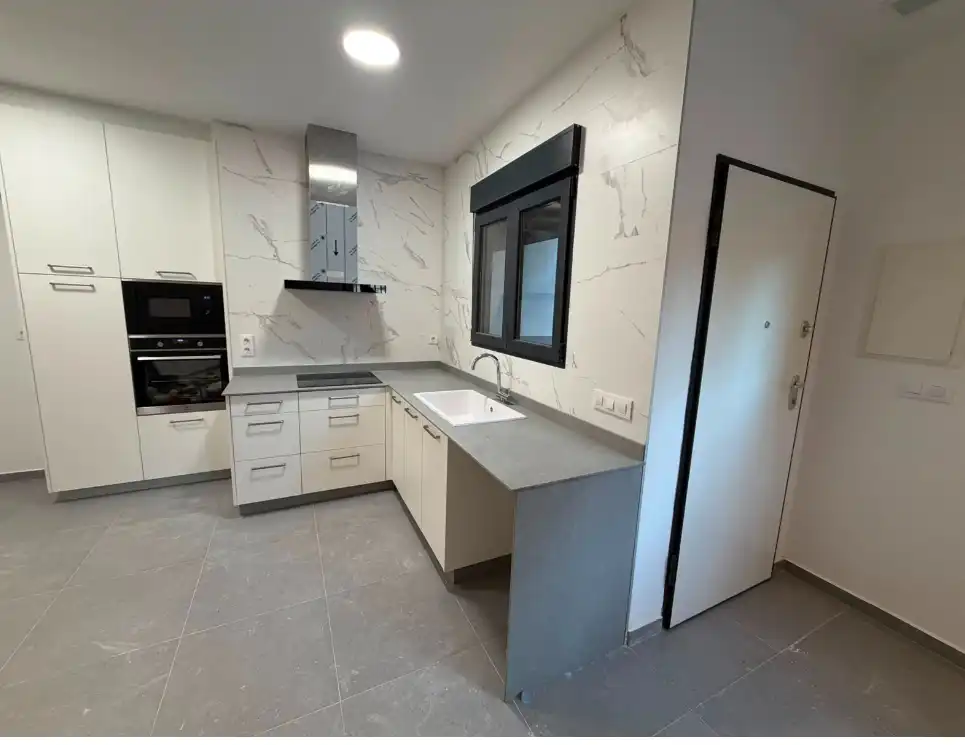 Cocina de Planta baja en venta en Benaguasil con Horno