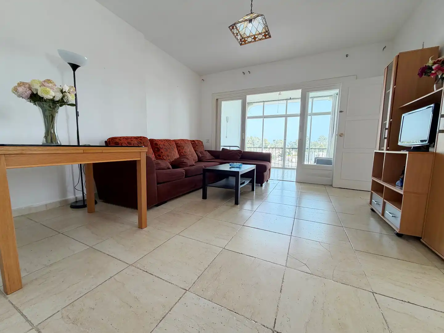 Sala d'estar de Apartament en venda en Estepona amb Terrassa i Piscina comunitària