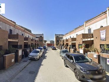 Adossat amb jardí en venda a Calle Progreso