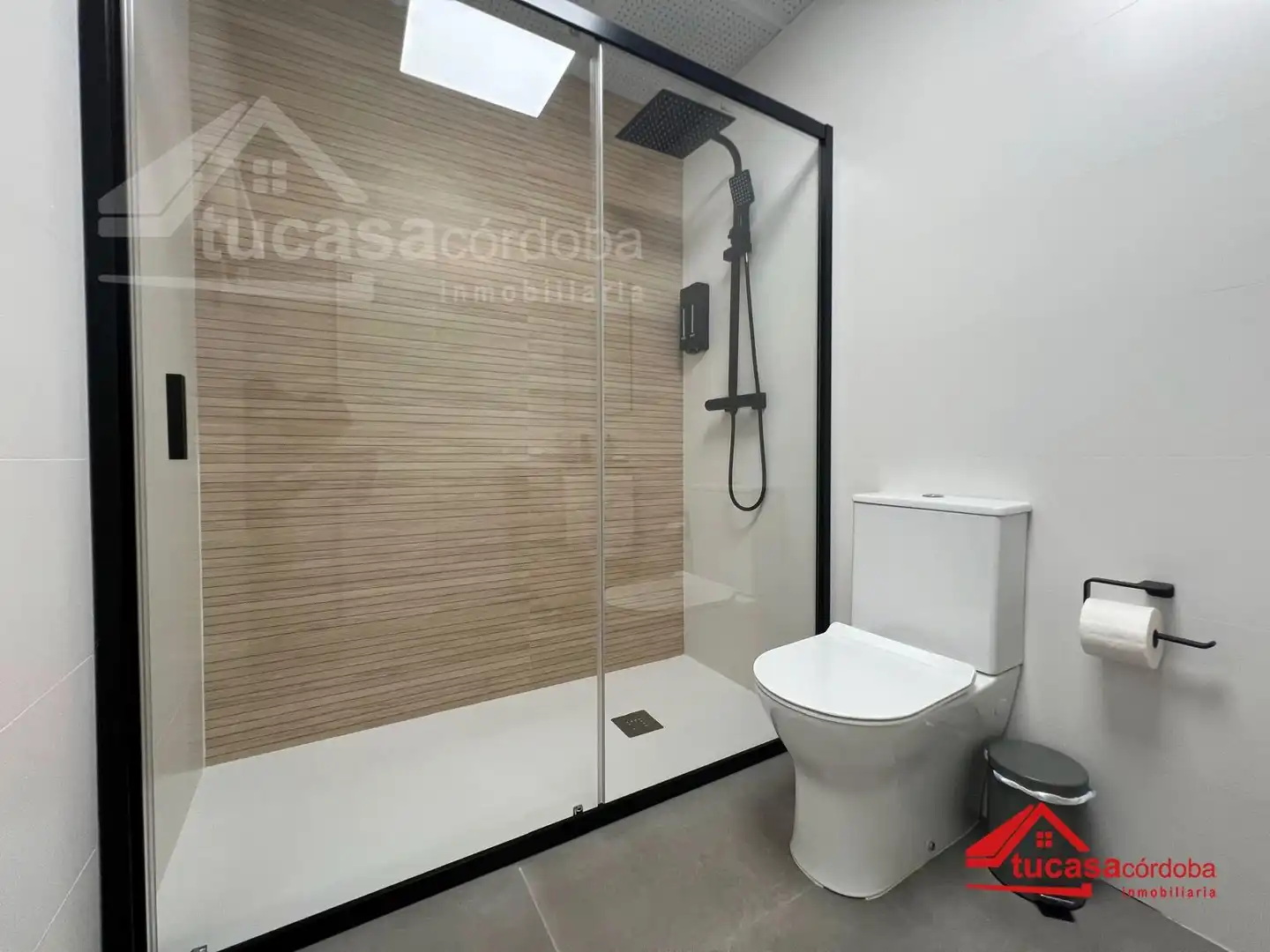 Bathroom of Ground floor for sale in Córdoba  with Air Conditioner