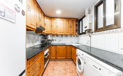 Kitchen of Flat for sale in  Barcelona Capital  with Oven, Balcony and Internet