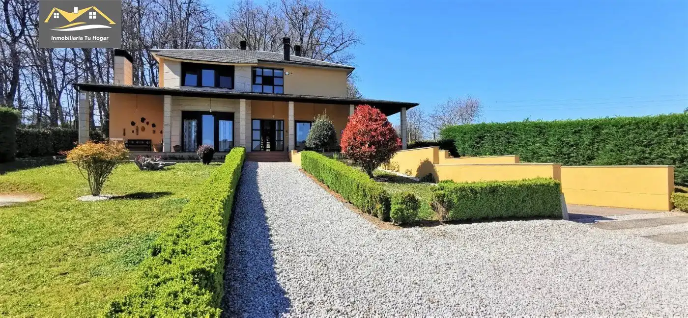 Vista exterior de Casa o chalet en venta en A Pobra de Trives  con Calefacción, Terraza y Trastero