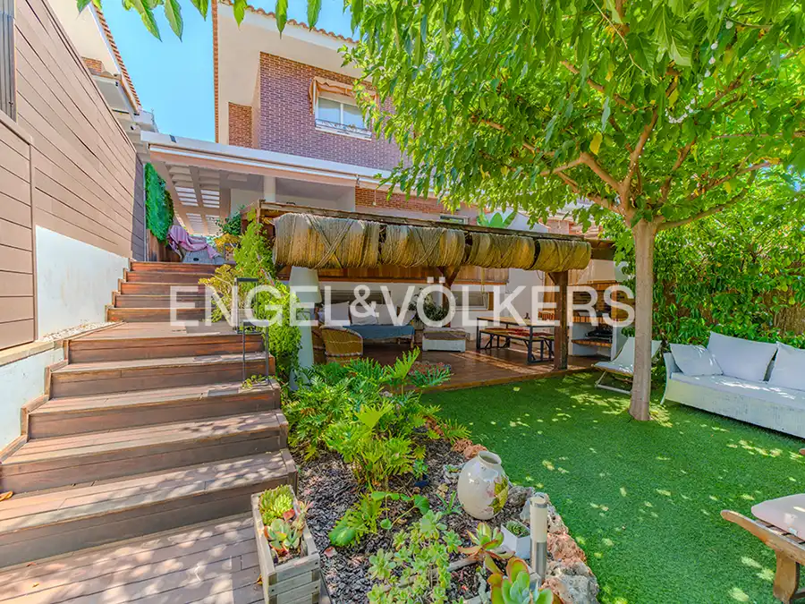Casa bifamiliare con balcone in vendita a Carrer Pintor el Greco 8, imagen 8