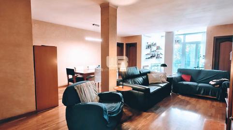 Foto 3 de Dúplex en venda a Carrer de Provença, El Camp de l'Arpa del Clot, Barcelona