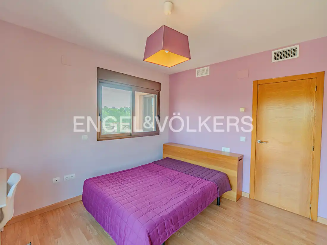 Habitación de Casa o chalet en venta en El Campello con Aire acondicionado, Calefacción y Jardín privado