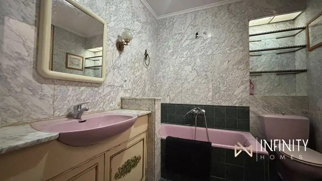 Bathroom of Flat for rent in Bilbao   with Heating, Terrace and Balcony