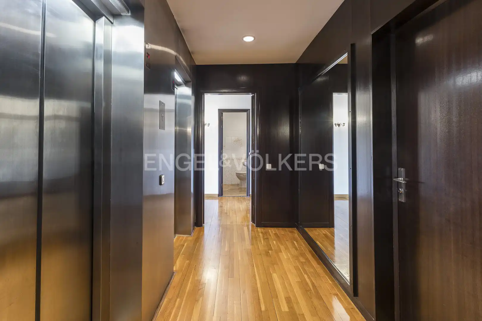 Flat for sale in Barcelona  with Air Conditioner, Heating and Private garden