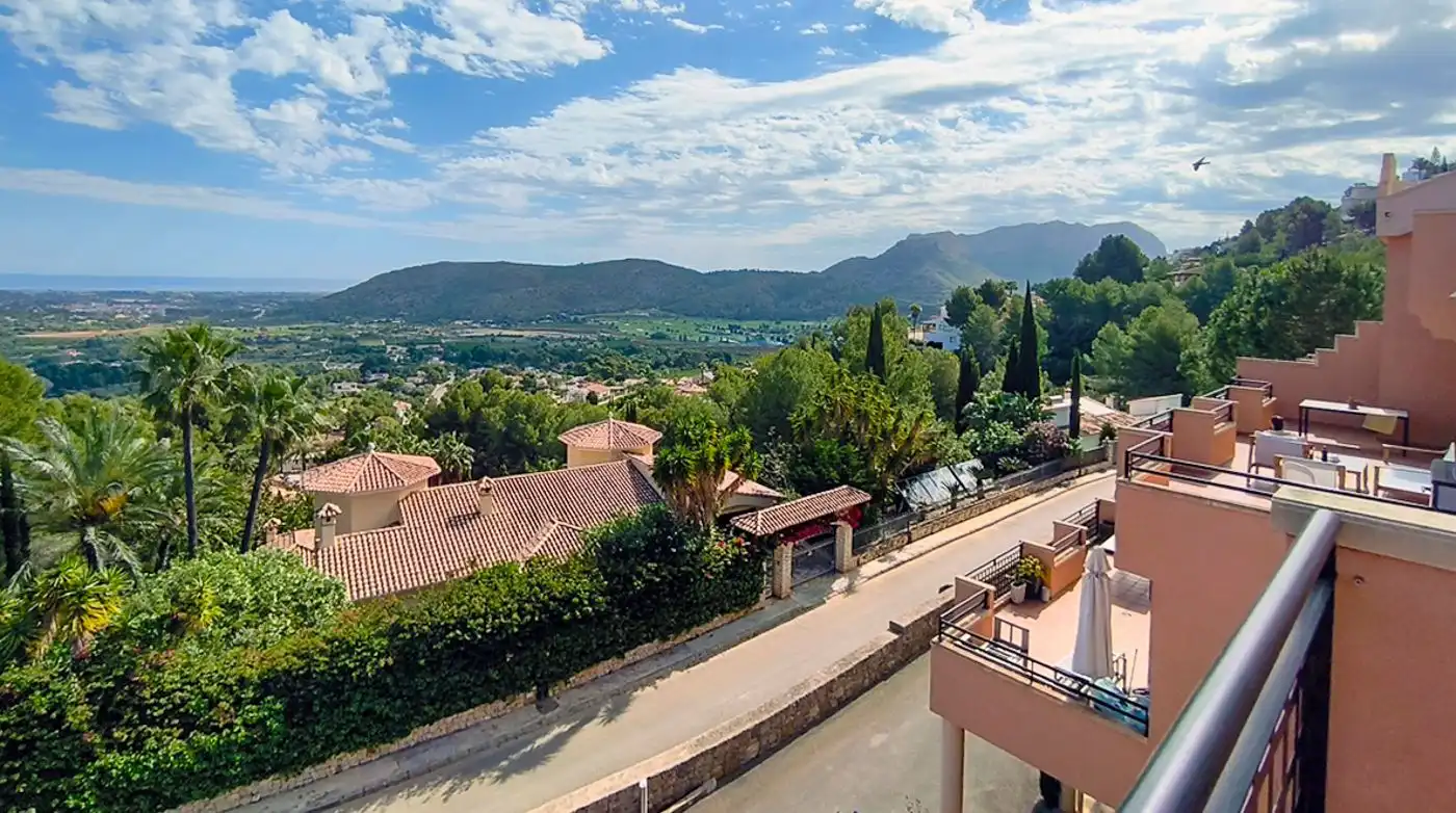 Vista exterior de Àtic en venda en Pedreguer amb Aire condicionat, Calefacció i Jardí privat