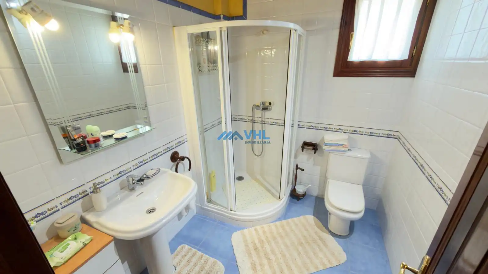 Bany de Casa o xalet en venda en Castro-Urdiales amb Calefacció, Jardí privat i Traster
