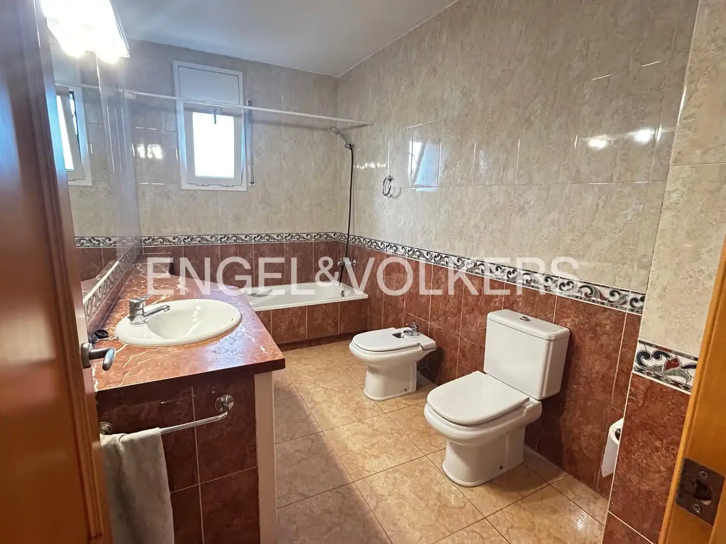 Badezimmer von Country house zur Miete in Vilalba Sasserra mit Heizung, Privatgarten und Terrasse