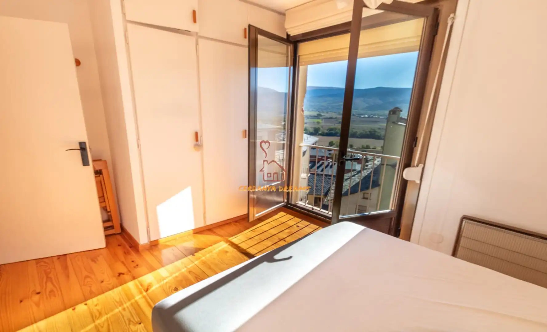 Piso con balcón en venta en Carrer Abat Oliba 6, imagen 3