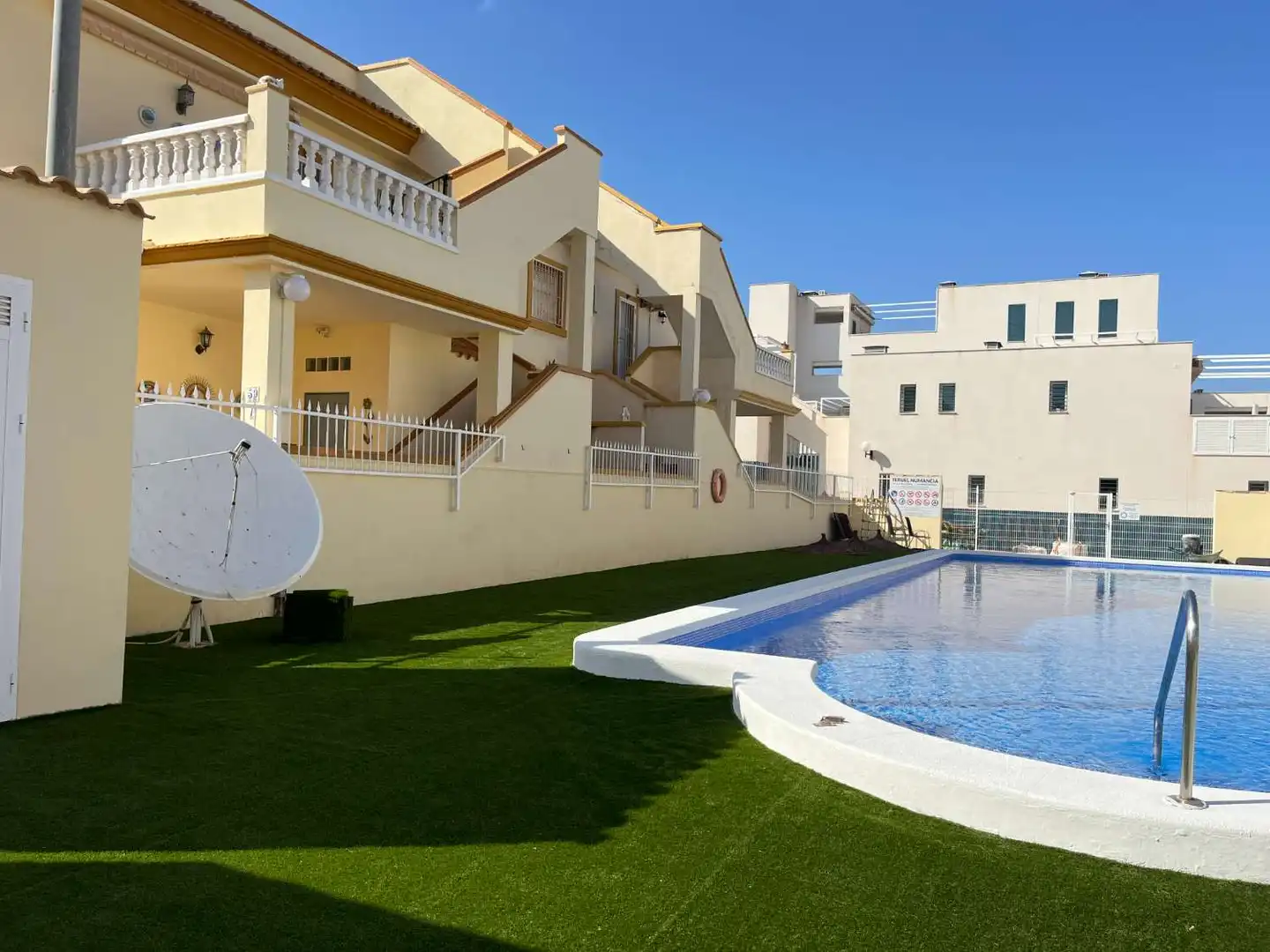Piscina de Apartament en venda en Orihuela amb Aire condicionat, Piscina i Moblat