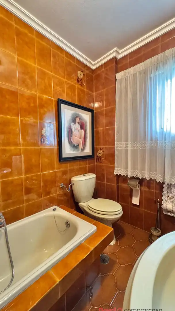 Bathroom of Houses for sale in Redondela  with Heating, Private garden and Jacuzzi