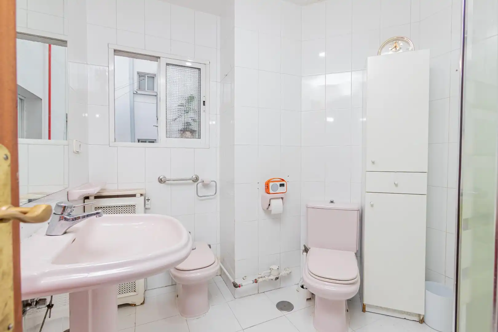 Bathroom of Flat for sale in Madrid  with Heating