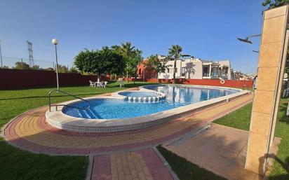 Piscina de Casa adosada en venda en Orihuela amb Aire condicionat i Terrassa