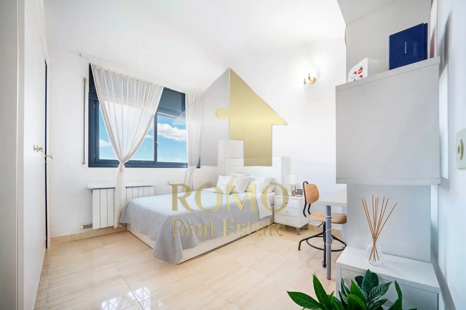 Habitación de Dúplex en venta en Canovelles con Aire acondicionado, Calefacción y Balcón