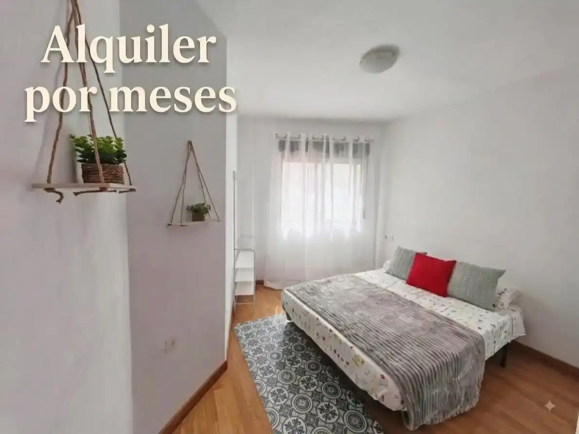 Dormitori de Pis de lloguer en Monachil amb Parquet i Moblat