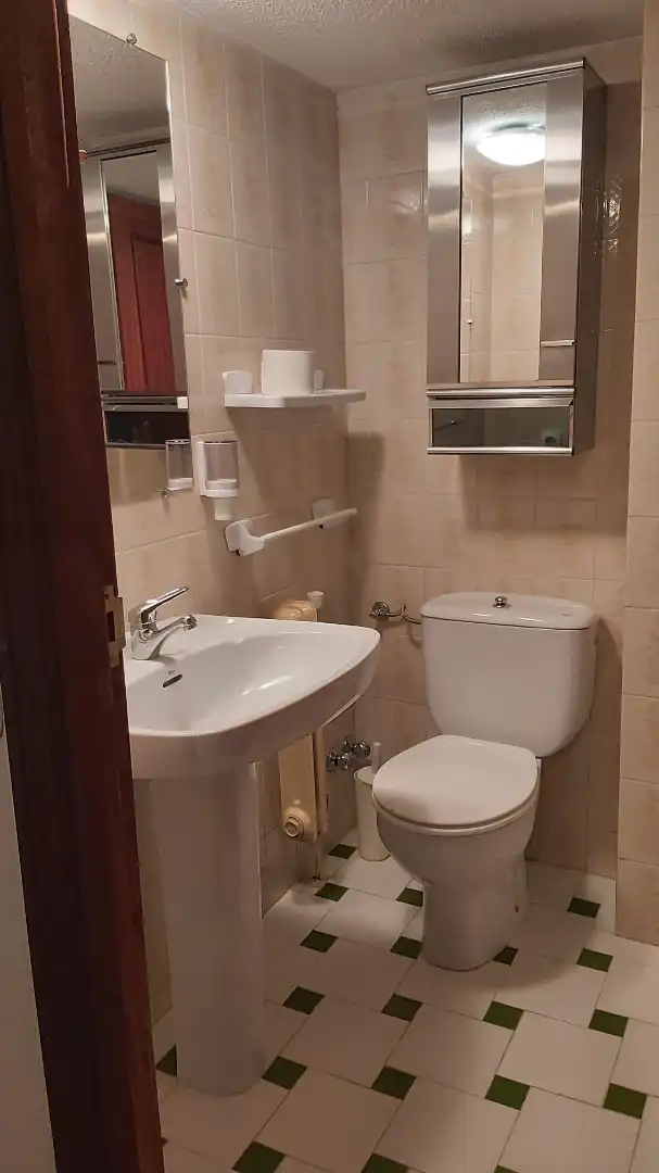 Bany de Casa o xalet en venda en Villaviciosa de Odón amb Aire condicionat, Calefacció i Jardí privat