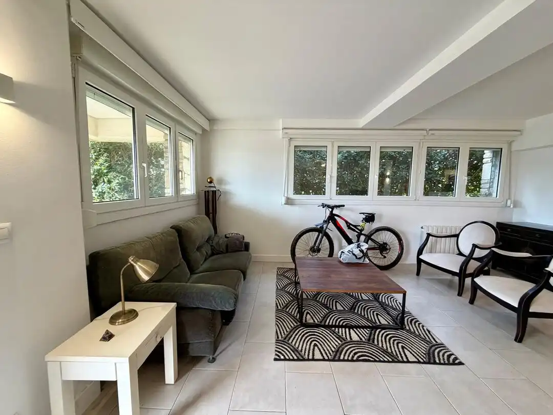 Sala de estar de Piso en venta en Sopela con Calefacción