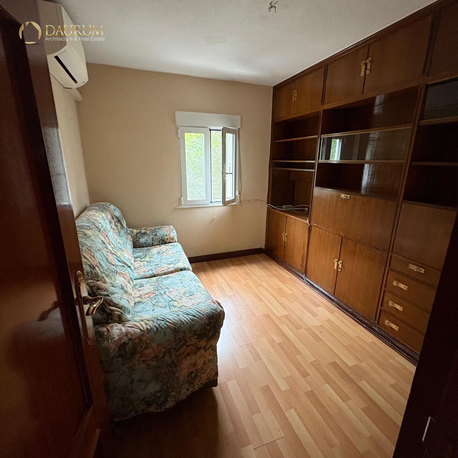 Living room of Flat for sale in  Madrid Capital  with Air Conditioner, Heating and Terrace