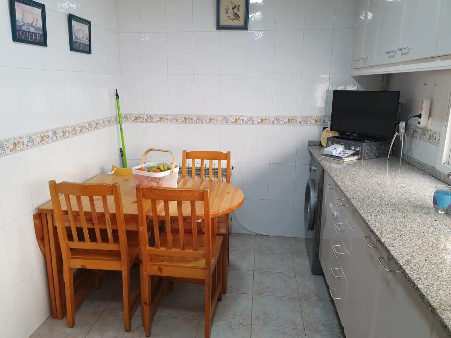Houses for sale in Carrer de Pujós, 60, Collblanc