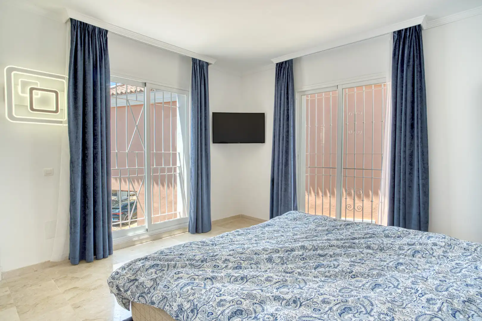 Bedroom of Detached homes for sale in Marbella  with Air Conditioner, Terrace and Swimming Pool