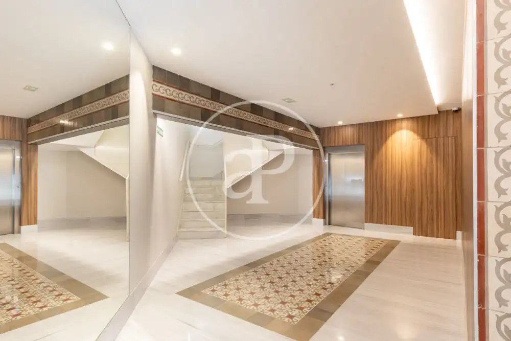 Attic for rent in Valencia  with Air Conditioner, Heating and Terrace