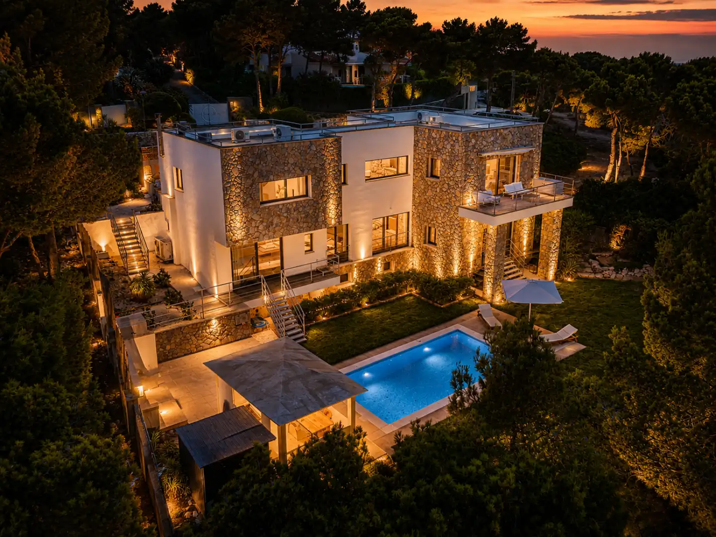 House with pool for sale in Cala Vinyes - carrer del sol 12