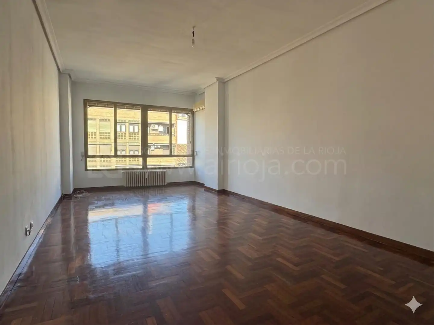 Living room of Flat for sale in  Logroño  with Heating, Parquet flooring and Terrace