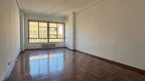 Foto 2 de Piso en venta en Logroño - Vara de Rey, Gran Via, Logroño