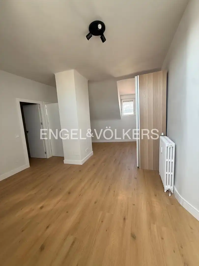 Balcony of Flat for sale in Madrid  with Air Conditioner, Heating and Terrace