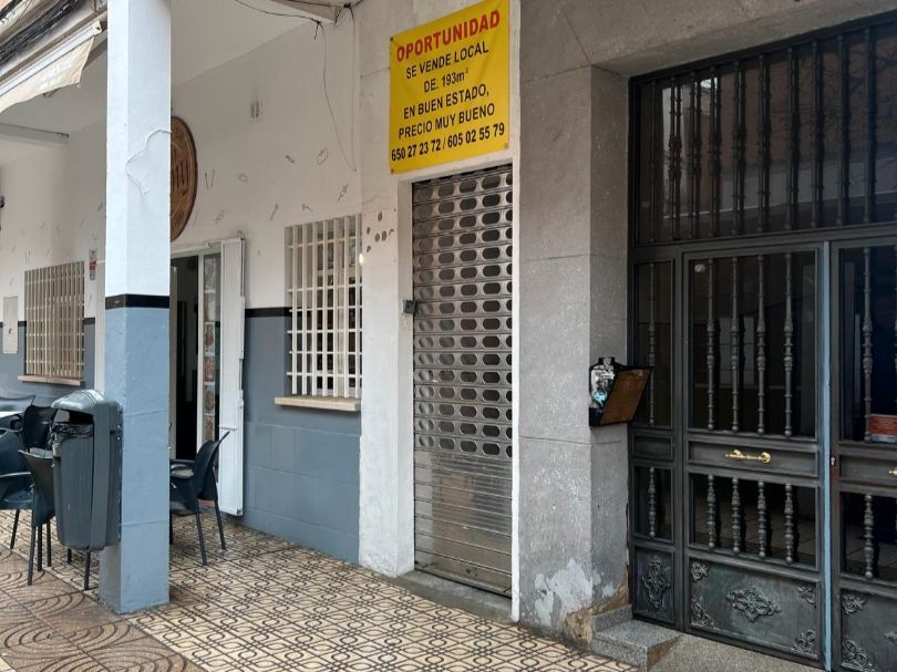 Außenansicht von Geschaftsraum zum Verkauf in Badajoz Capital mit Klimaanlage und Internet