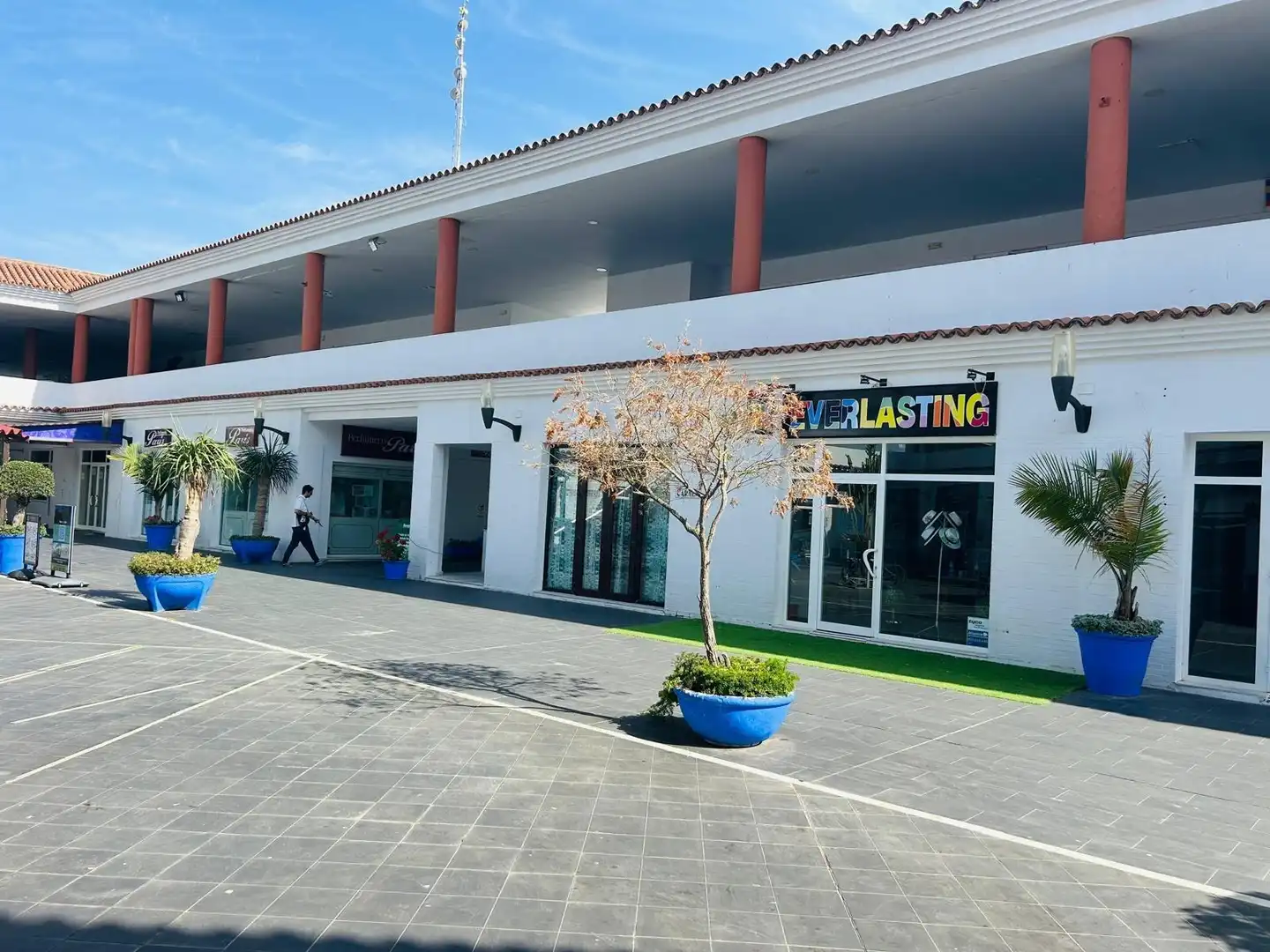 Local comercial en venta en Novo Sancti Petri