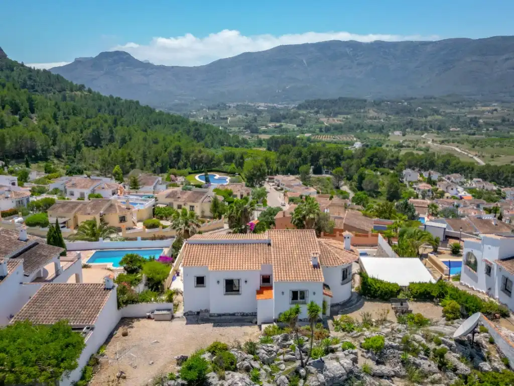 Vista exterior de Casa o xalet en venda en Murla amb Aire condicionat, Calefacció i Jardí privat