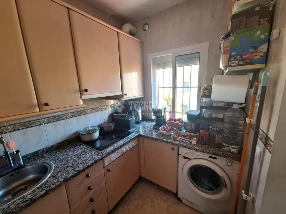 Kitchen of Flat for sale in Sevilla