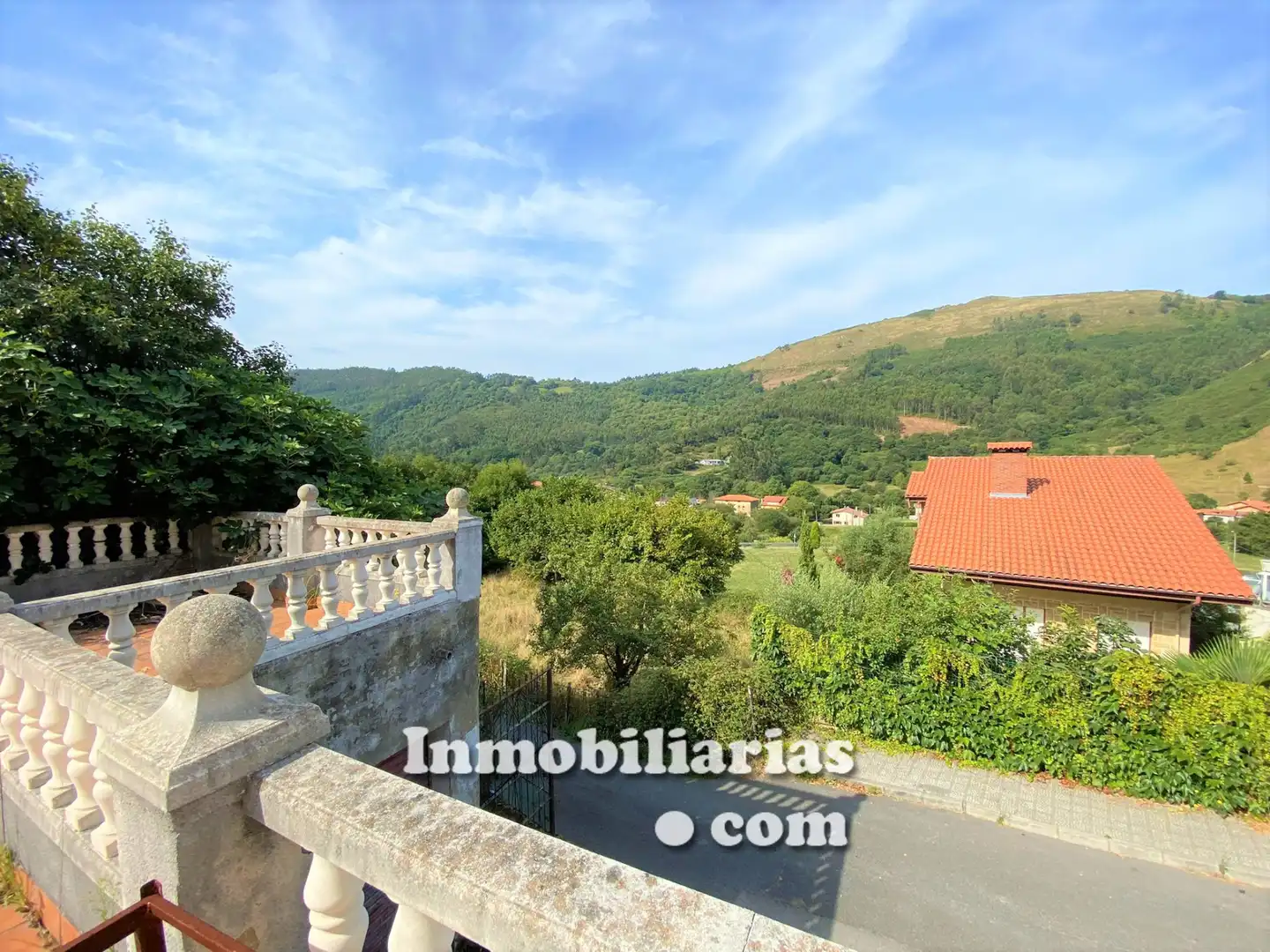 Vista exterior de Finca rústica en venta en Castro-Urdiales con Calefacción, Jardín privado y Terraza