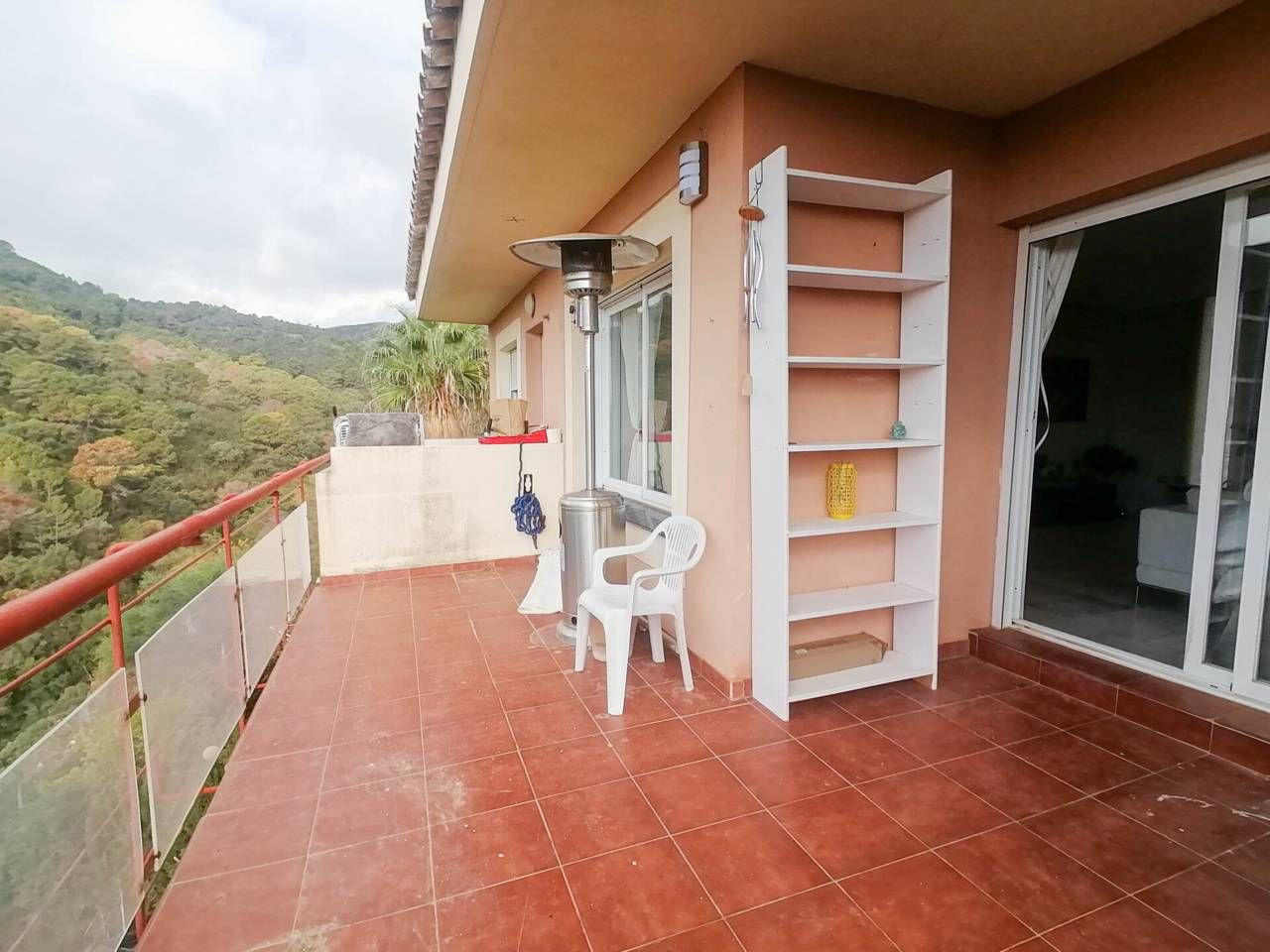 Terrassa de Casa adosada en venda en Estepona amb Aire condicionat, Calefacció i Jardí privat