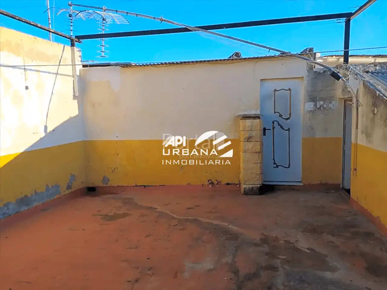 Vista exterior de Casa o xalet en venda en Aguilar de la Frontera amb Terrassa