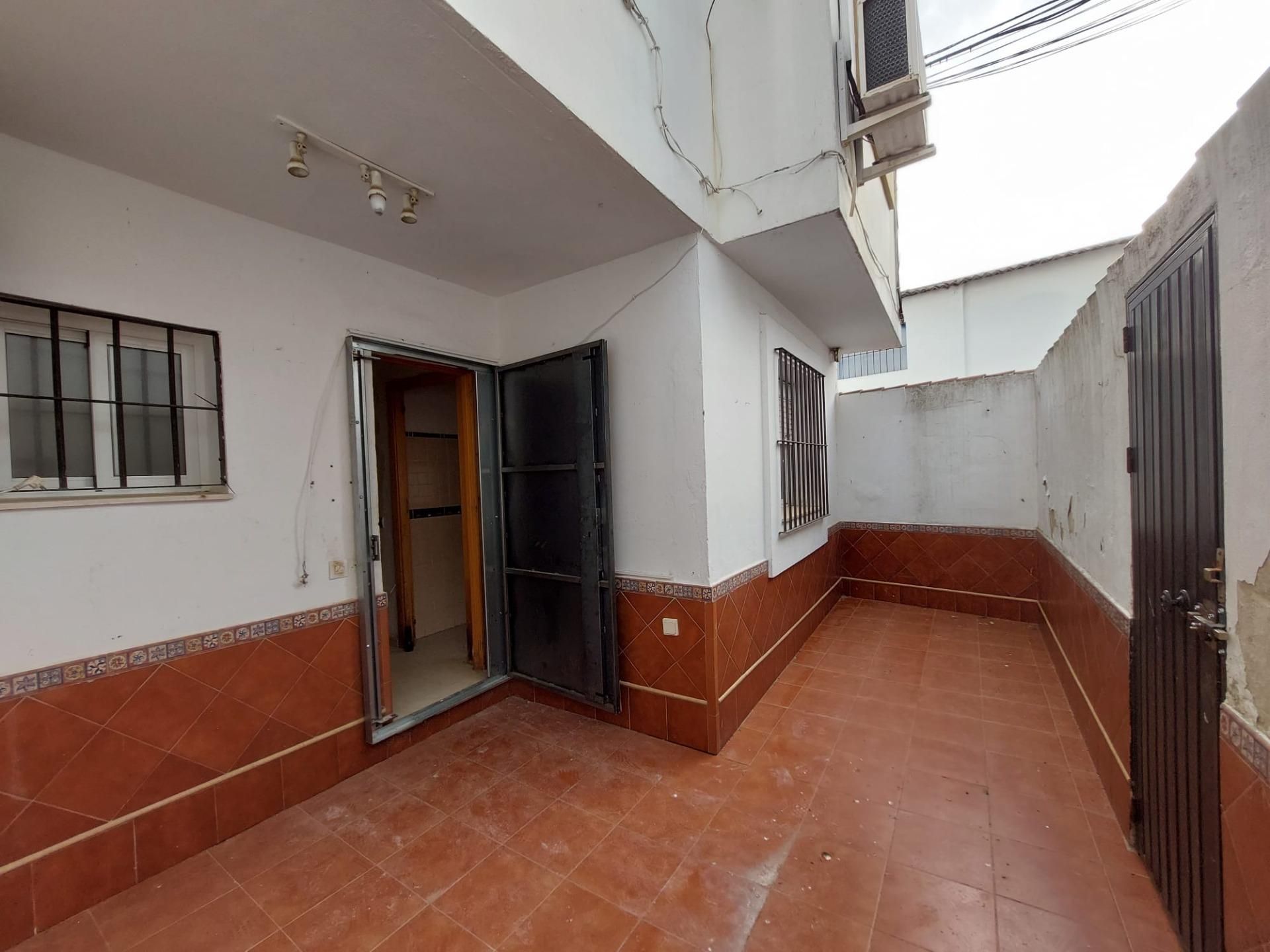 Terrassa de Casa adosada en venda en Villanueva del Ariscal amb Balcó
