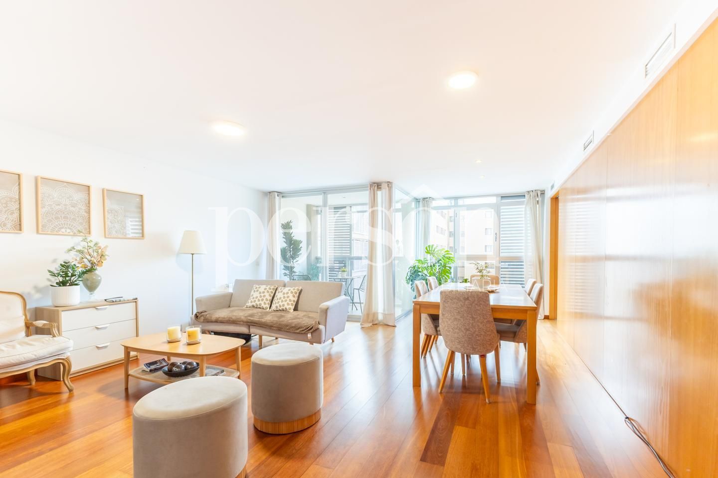 Living room of Flat for rent in  Valencia Capital  with Air Conditioner, Heating and Parquet flooring