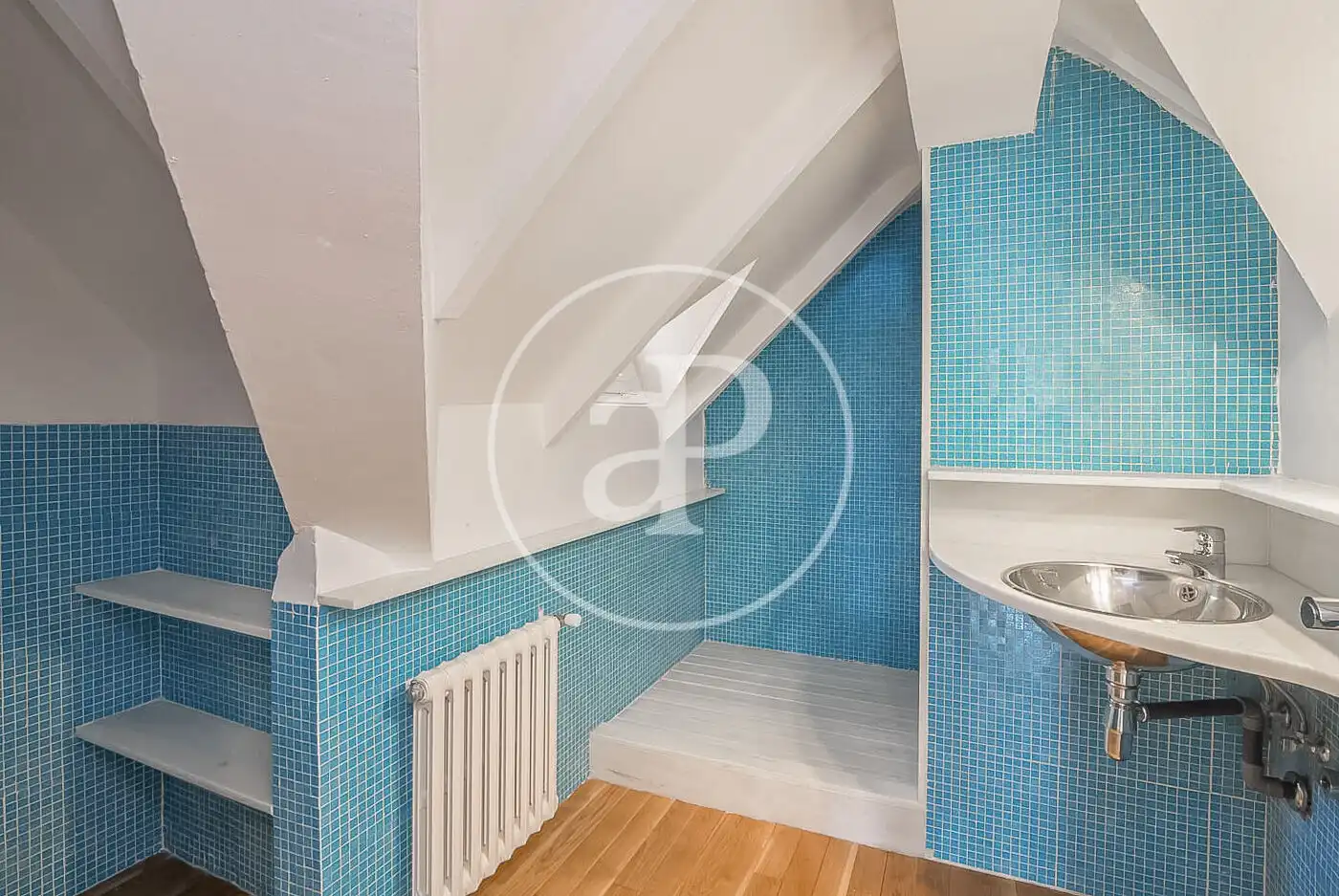 Bathroom of Houses for rent in Barcelona  with Air Conditioner, Heating and Private garden