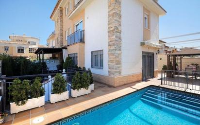 Piscina de Casa o xalet en venda en  Granada Capital amb Aire condicionat, Calefacció i Parquet