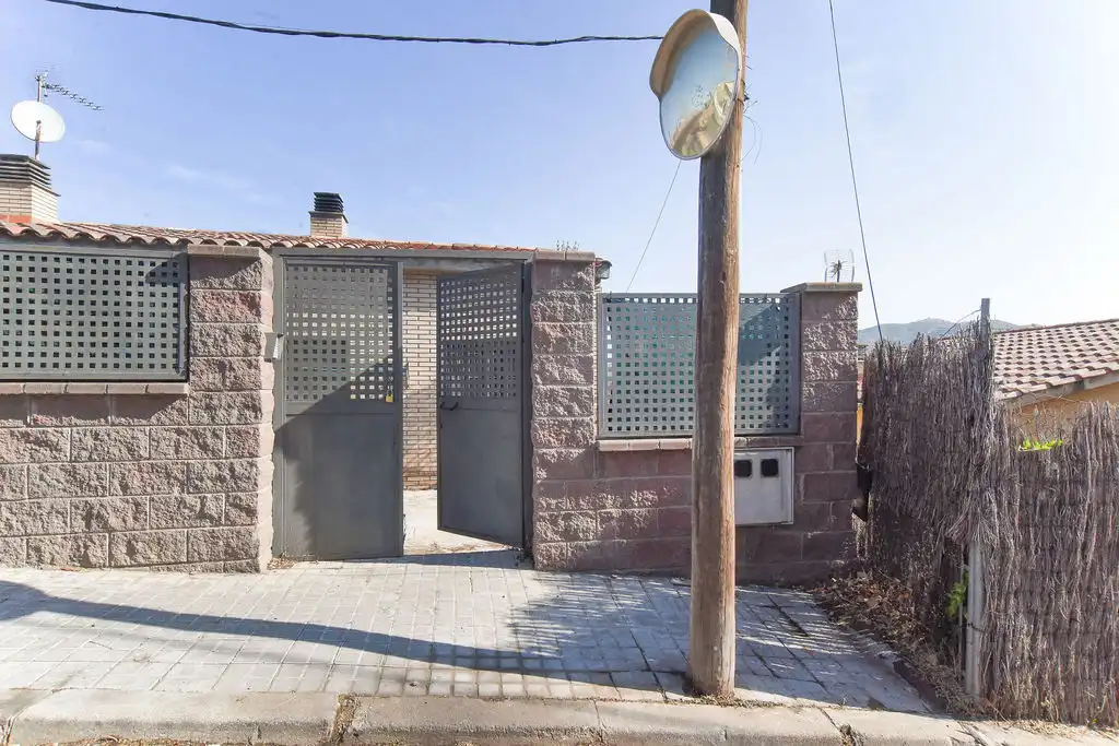 Vista exterior de Casa o xalet en venda en Barcelona